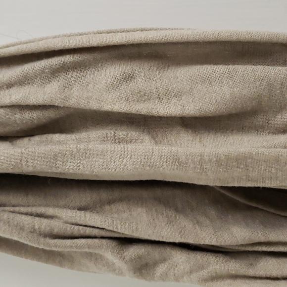 Ladies grey scarf - Picture 2 of 3